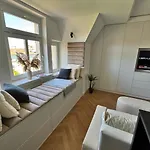 Апартаменти Monte Cassino 26 Piekna Kamienica 300m Do Molo *